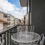 Guestready - Quental Wallpaper Near Marques Square Porto