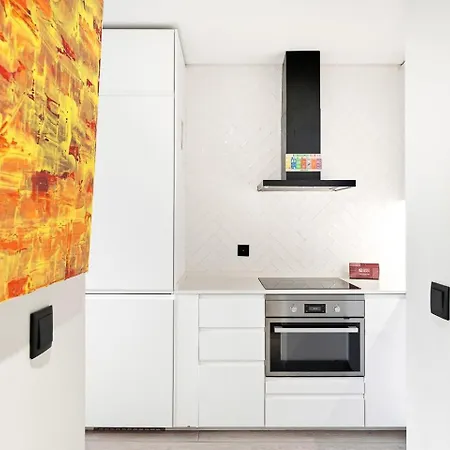 Guestready - Quental Wallpaper Near Marques Square * Oporto
