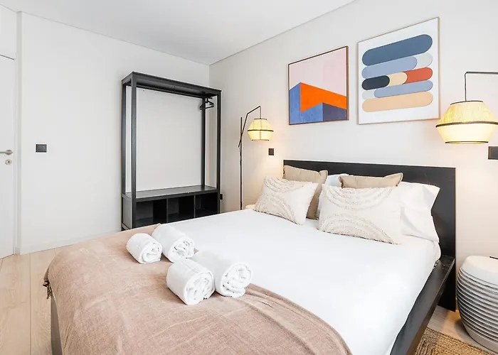 Guestready - Quental Wallpaper Near Marques Square 포르투