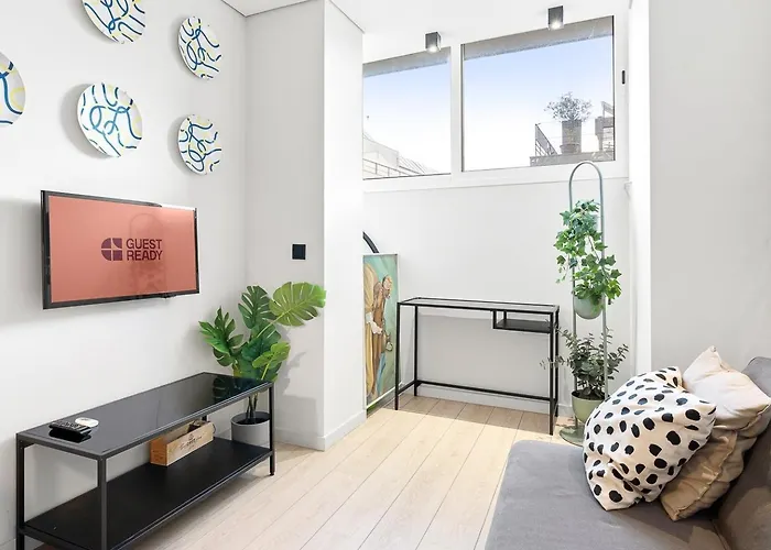 Guestready - Quental Wallpaper Near Marques Square