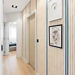 Guestready - Quental Wallpaper Near Marques Square Daire *
