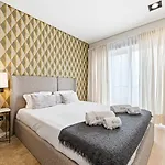 Guestready - Quental Wallpaper Near Marques Square Apartman *