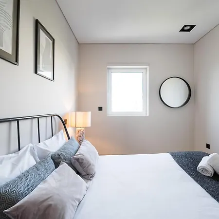 Апартаменты Guestready - Quental Wallpaper Near Marques Square