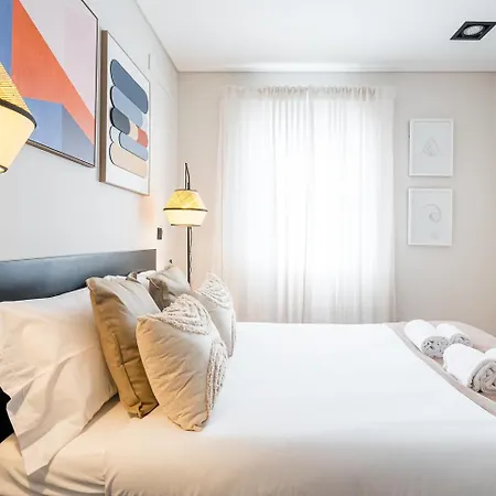 Guestready - Quental Wallpaper Near Marques Square * Porto