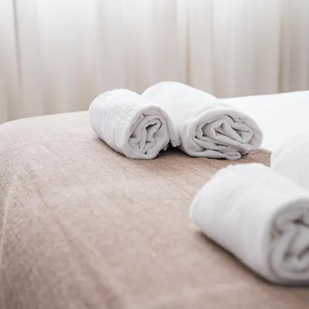 Guestready - Quental Wallpaper Near Marques Square * Порту