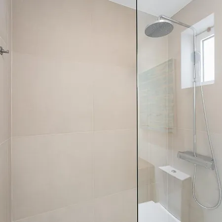 Guestready - Quental Wallpaper Near Marques Square Lejlighed *