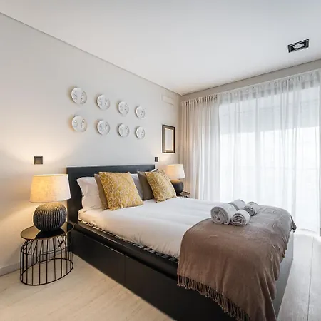 Апартаменты Guestready - Quental Wallpaper Near Marques Square Порту