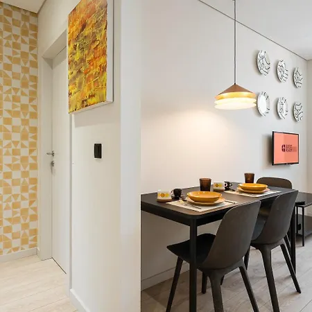 Guestready - Quental Wallpaper Near Marques Square * Порту