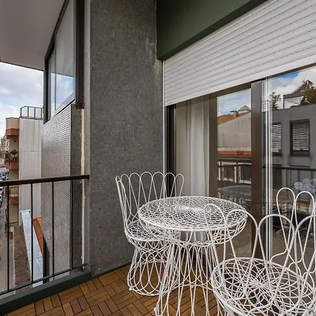 Guestready - Quental Wallpaper Near Marques Square