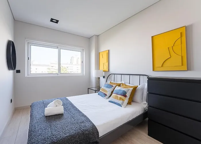 Guestready - Quental Wallpaper Near Marques Square *