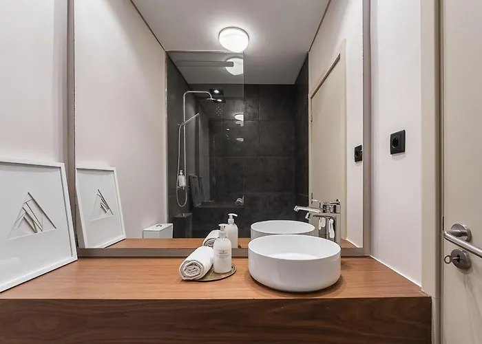 Guestready - Quental Wallpaper Near Marques Square Πόρτο