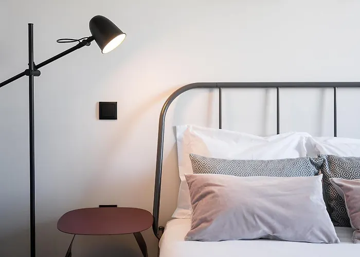 Guestready - Quental Wallpaper Near Marques Square *