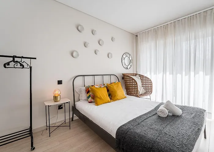 Guestready - Quental Wallpaper Near Marques Square Πόρτο