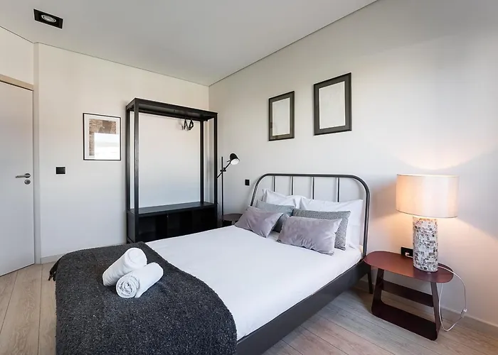 Апартаменты Guestready - Quental Wallpaper Near Marques Square Порту