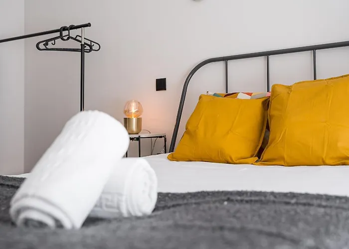 Guestready - Quental Wallpaper Near Marques Square * Порту