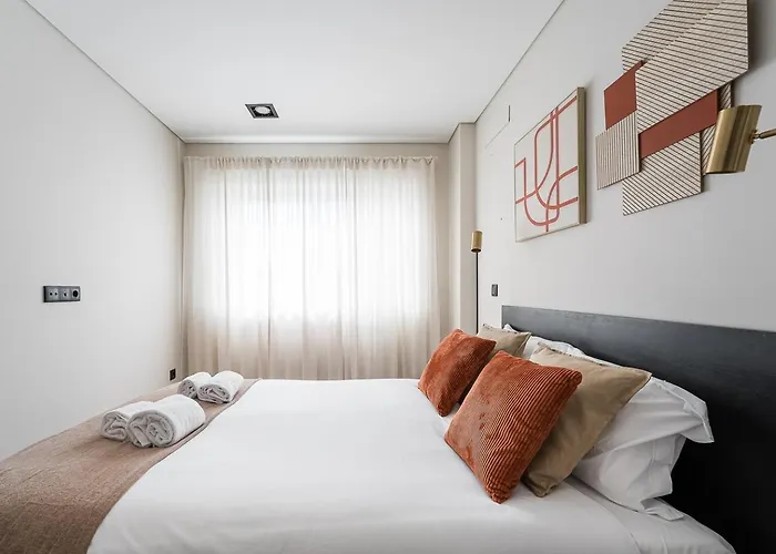 Guestready - Quental Wallpaper Near Marques Square * Πόρτο