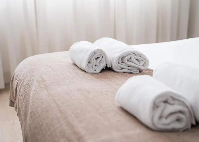 Guestready - Quental Wallpaper Near Marques Square * Πόρτο