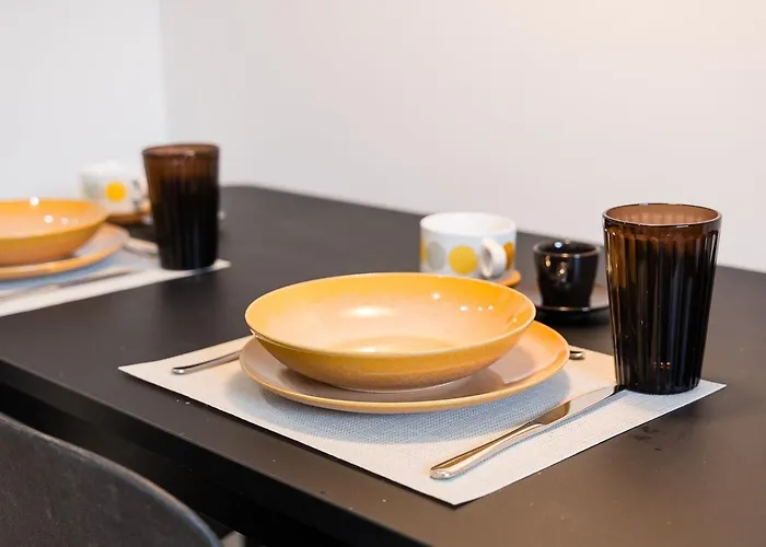 Guestready - Quental Wallpaper Near Marques Square