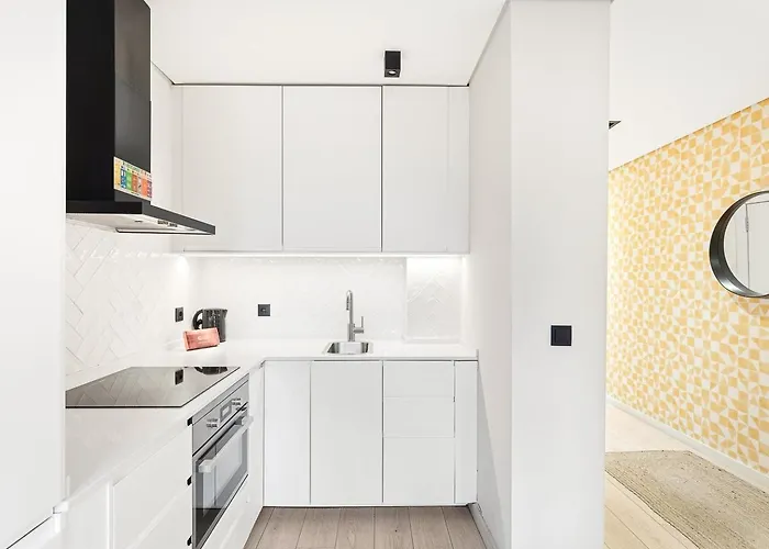 Guestready - Quental Wallpaper Near Marques Square Порту