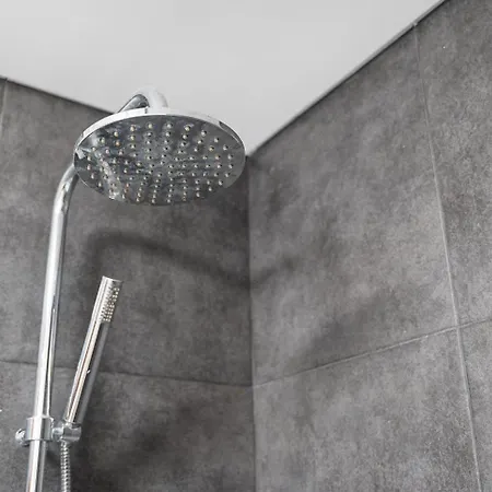 Guestready - Quental Wallpaper Near Marques Square * Porto