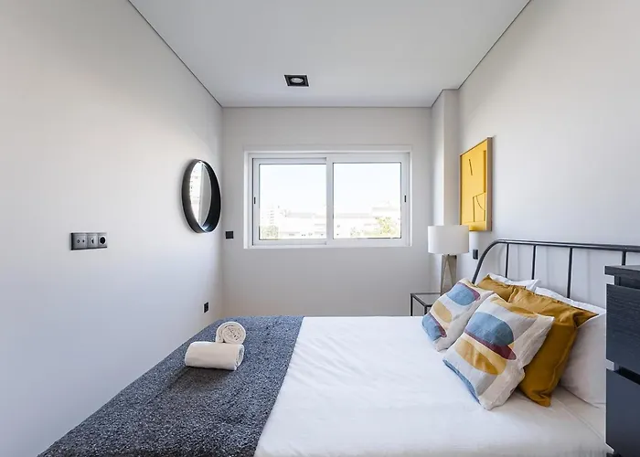 Guestready - Quental Wallpaper Near Marquês Square Appartement